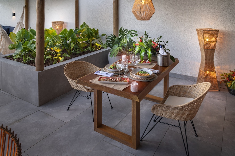 Premium Suite - Photo 17