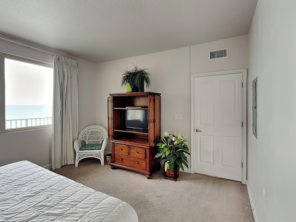 Condo, Multiple Beds, Balcony, Ocean View (#1611 - No Pets)