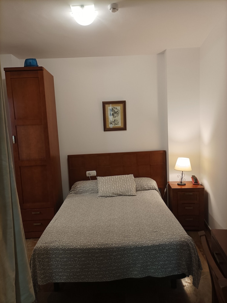 Standard Double or Twin Room, Courtyard View - Photo 6