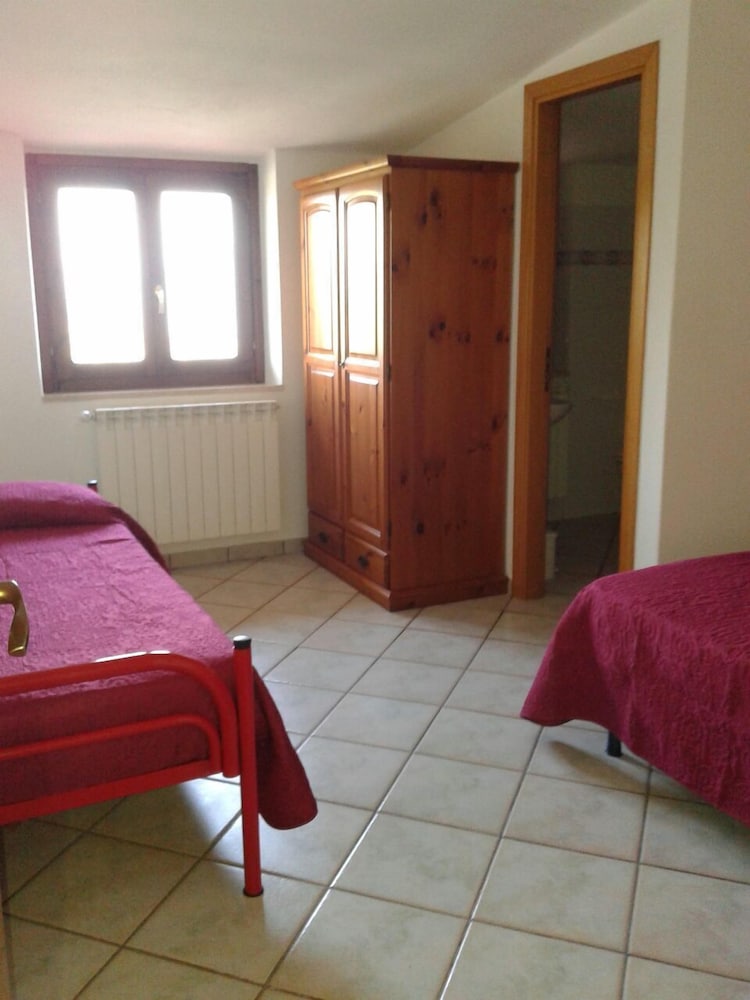 Economy Double Room Single Use, Mountain View photo 3