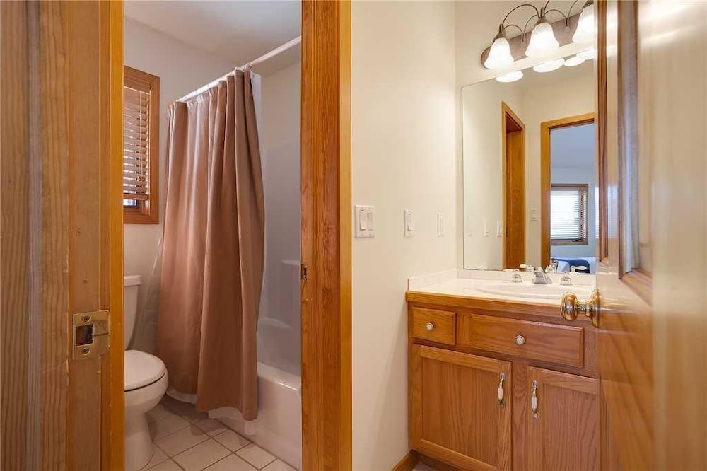 House, Multiple Beds (Ski Trail Lodge II) photo 2