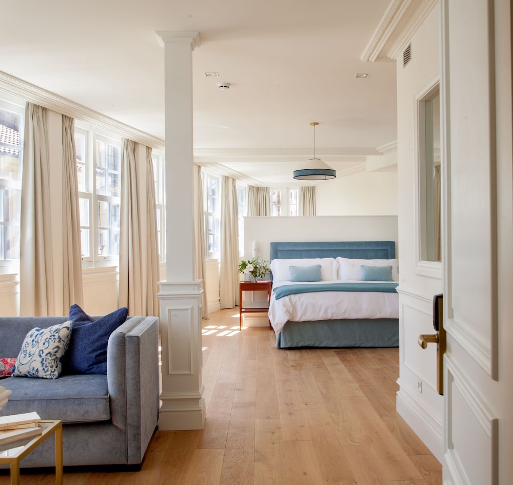 Presidential Room, River View