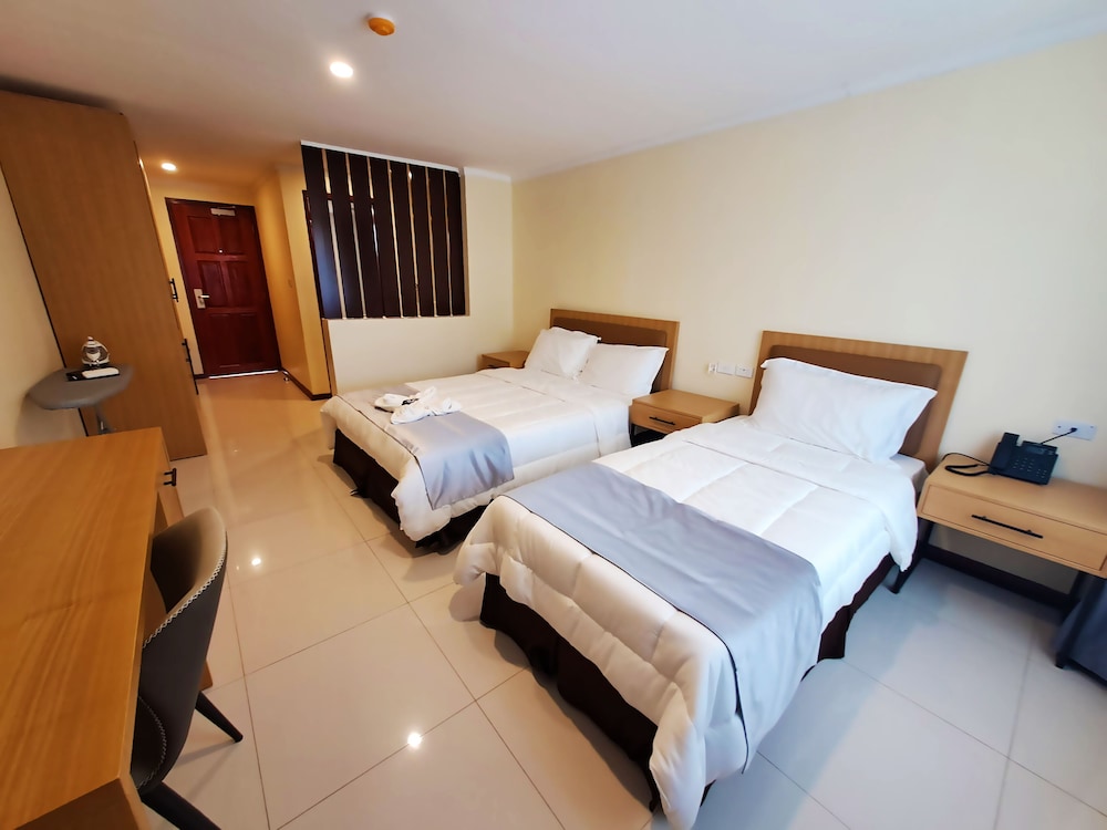 Deluxe Suites photo 1