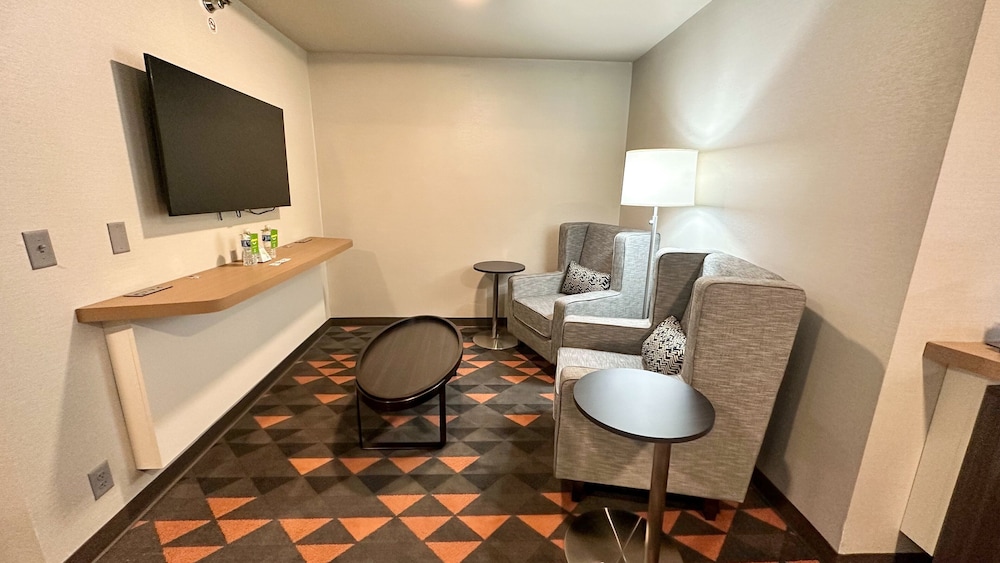 Suite, 2 Queen Beds - Photo 1