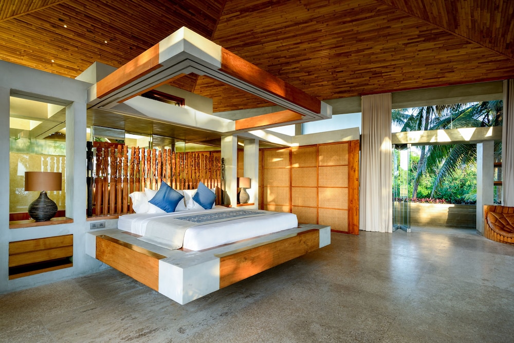 Luxury Villa, Multiple Bedrooms, Beach View, Beachfront photo 1