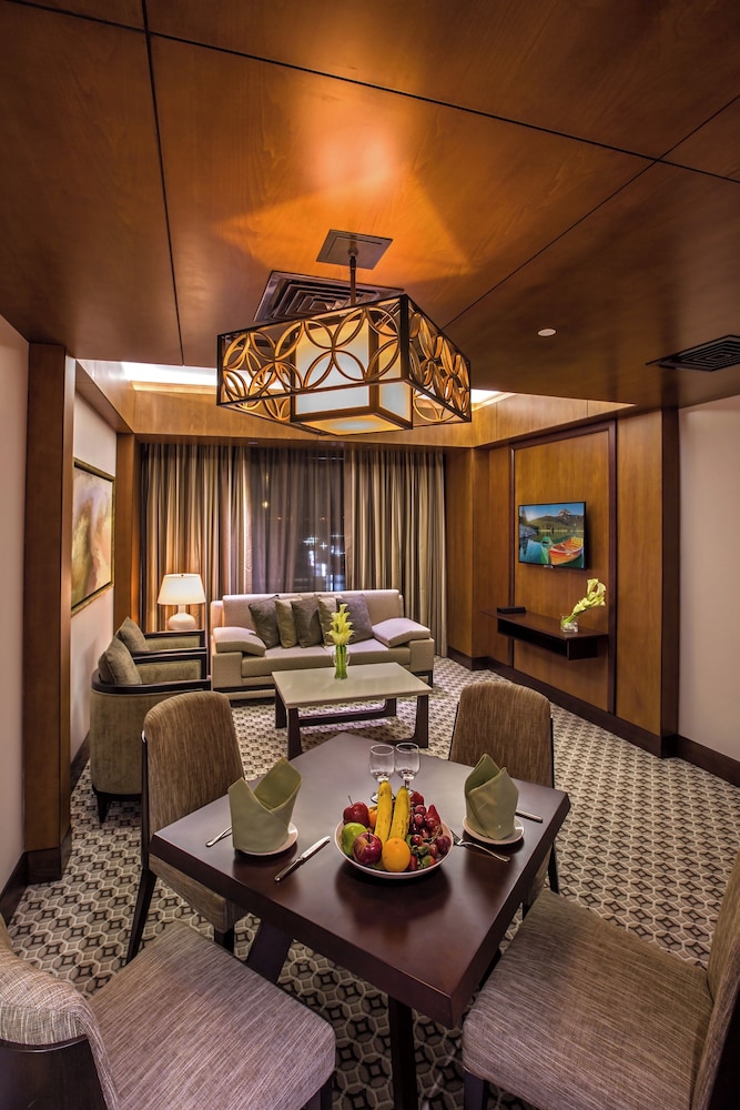 Deluxe Executive Suite