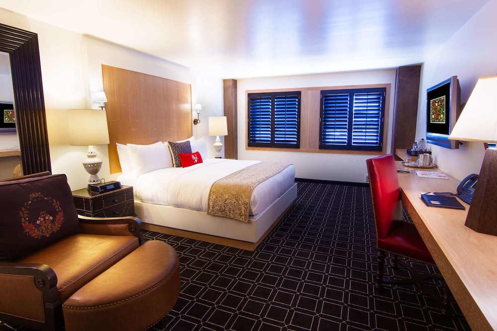 Standard Room, 1 King Bed, Accessible - Photo 1
