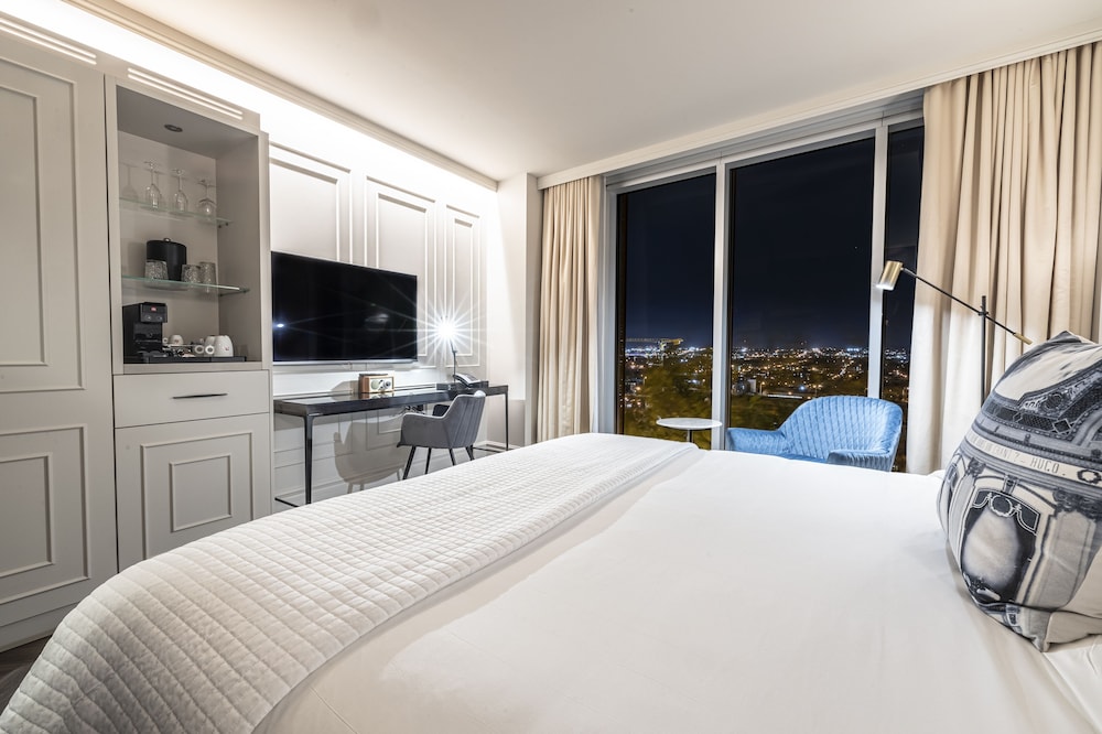 Room Citadine with King bed - Photo 2