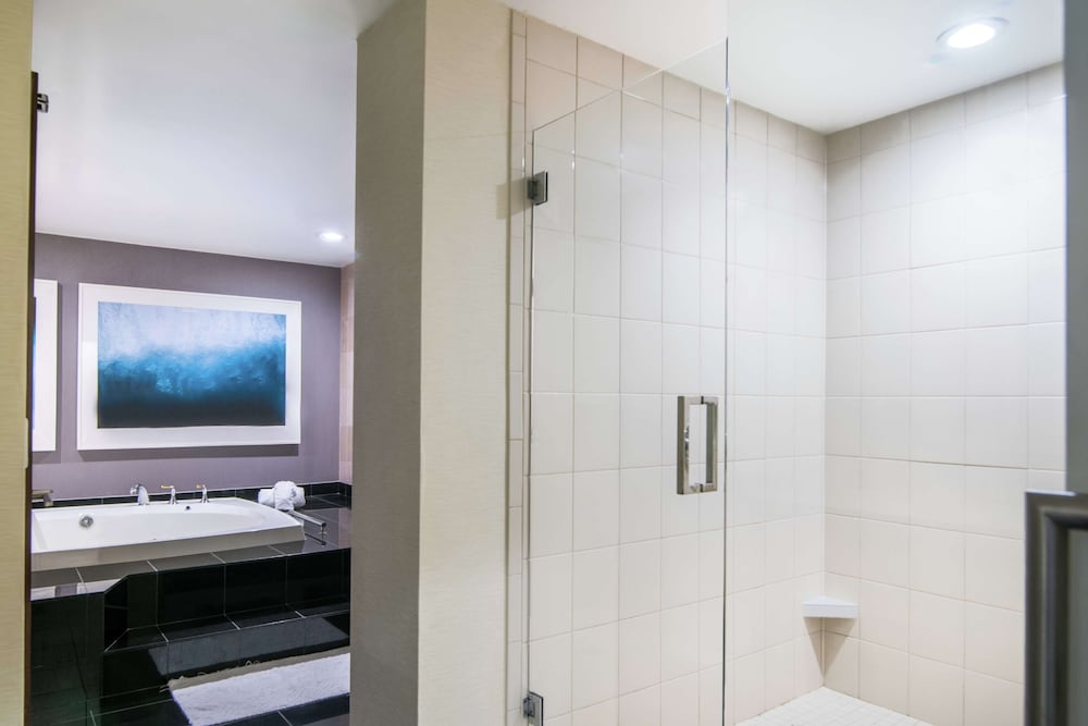 Presidential Suite, 1 King Bed with Sofa bed, Jetted Tub, Valley View (Top Floor, 2 Room Suite) photo 2