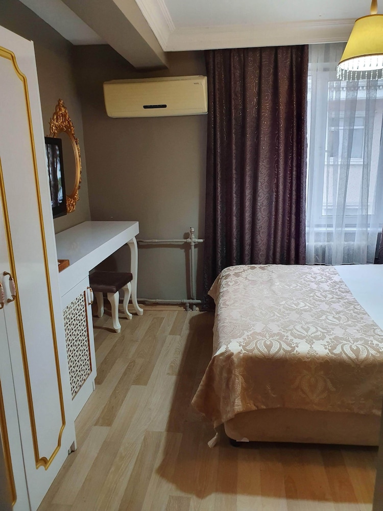 Deluxe Single Room, Double Bed photo 3