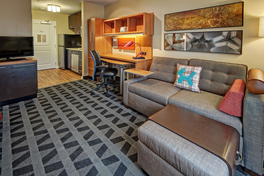 Studio, 1 King Bed With Sofa Bed (Mobility/Hearing Accessible, Tub)