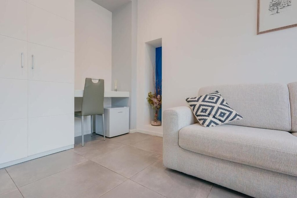 Deluxe Suite, 1 Bedroom - Photo 16