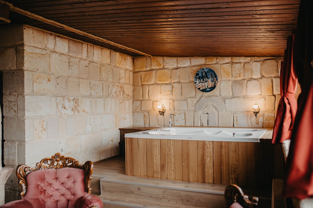 King Suite photo 3