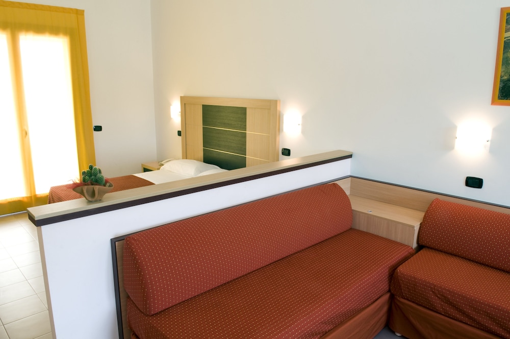 Classic Quadruple Room (4 adults) photo 2