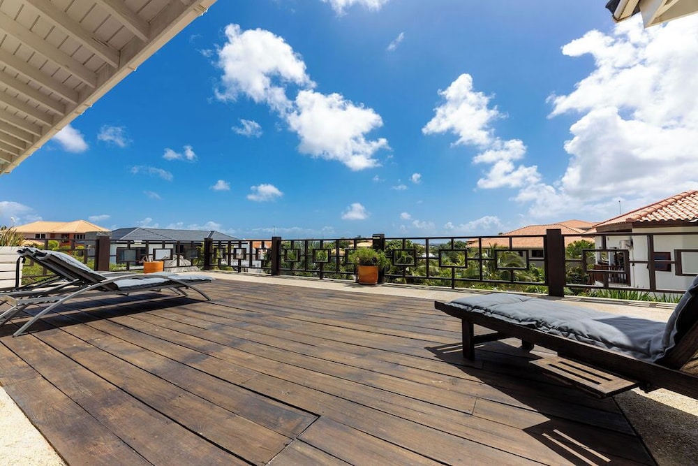 Deluxe Villa, 4 Bedrooms, Non Smoking, Garden View photo 2