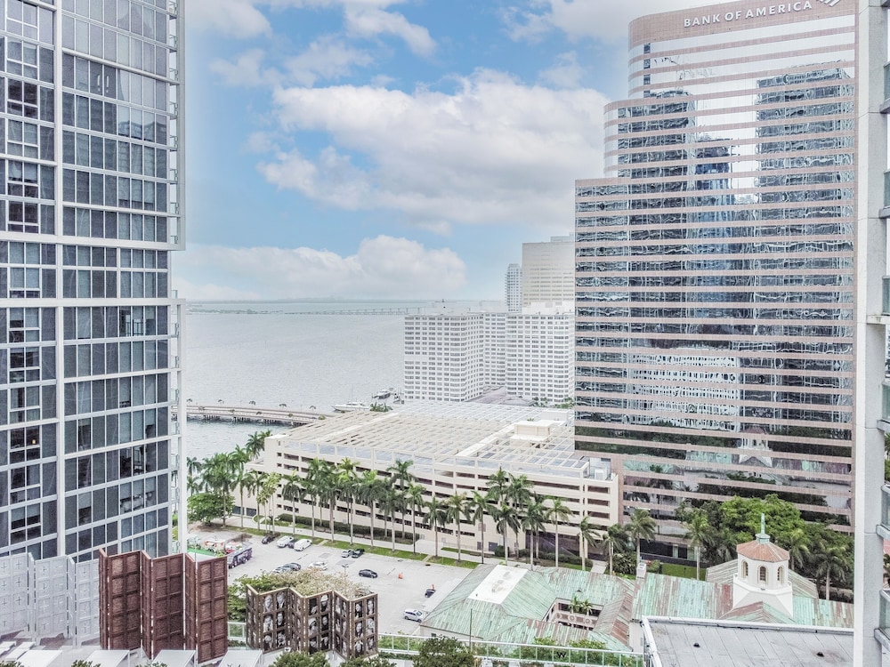 Luxury Condo, 1 Bedroom, City View photo 2