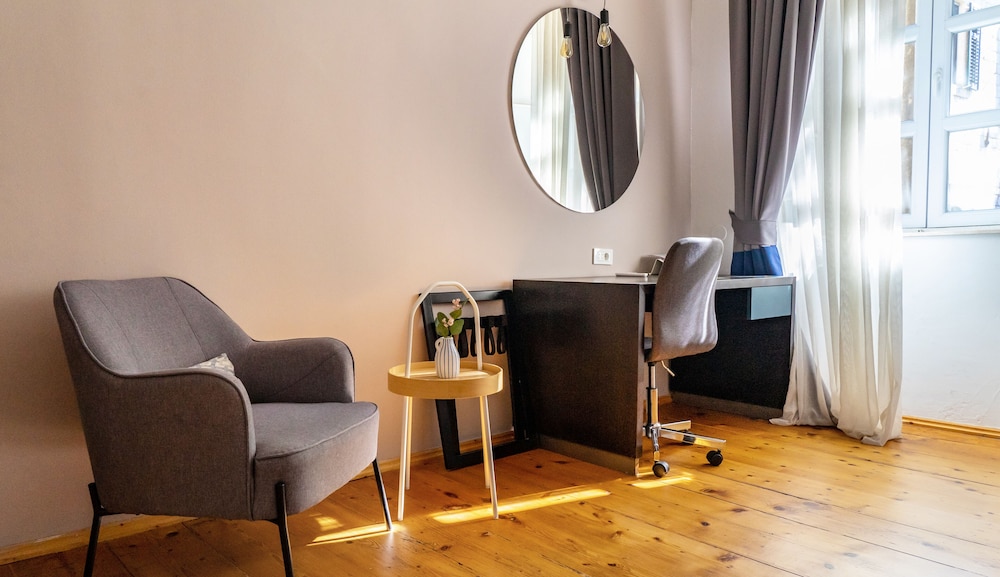 Comfort Double Room, Private Bathroom, City View photo 3