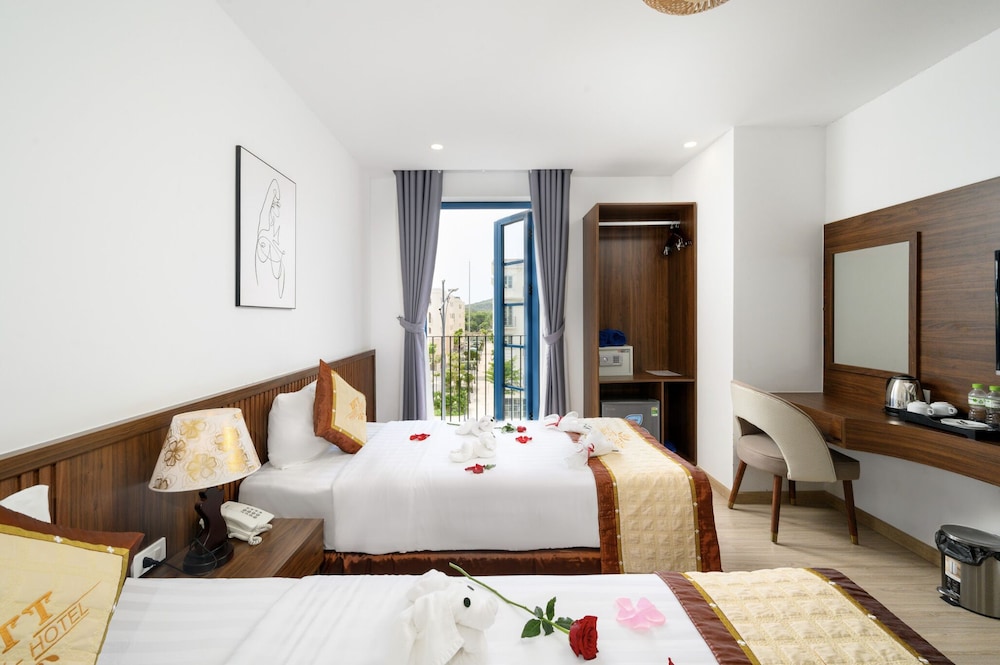 Deluxe Twin Room, Multiple Beds, Non Smoking, City View