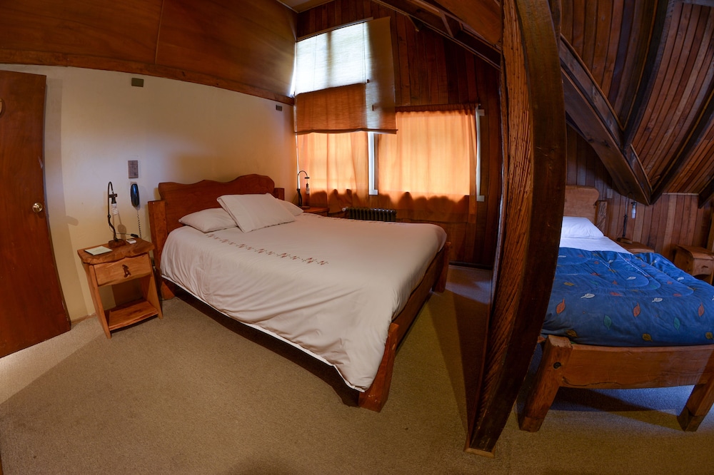 Standard Triple Room, Multiple Beds, Private Bathroom photo 1