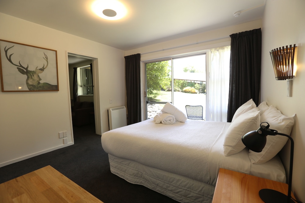 Family Room, 2 Bedrooms, Mountain View