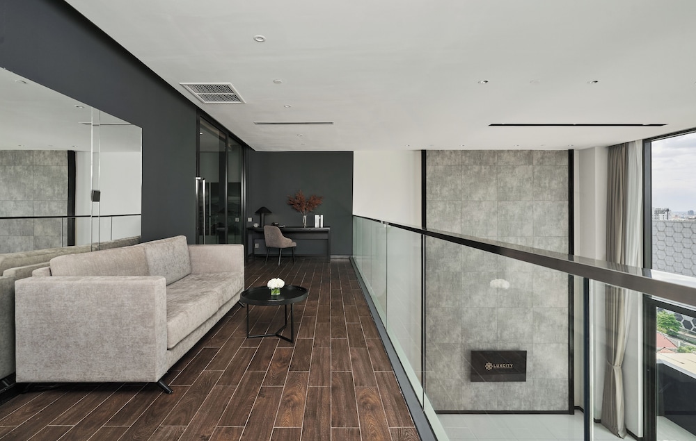 Duplex Suite - Photo 12