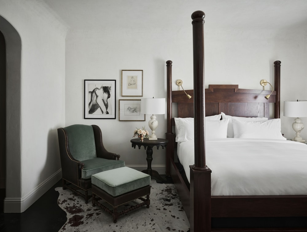 Suite (Magnolia)