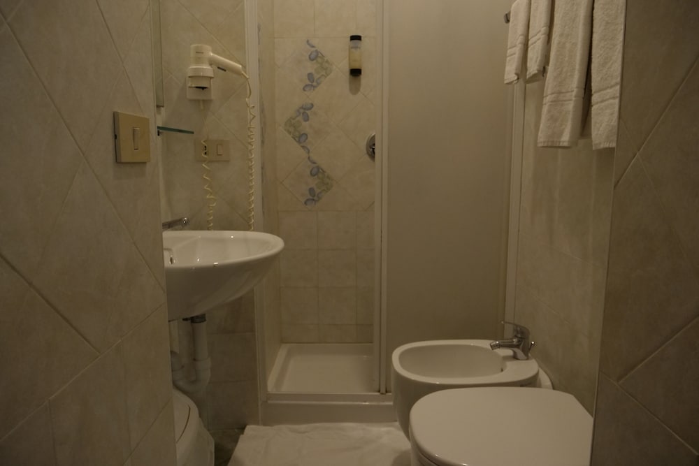 Economy Double or Twin Room photo 2