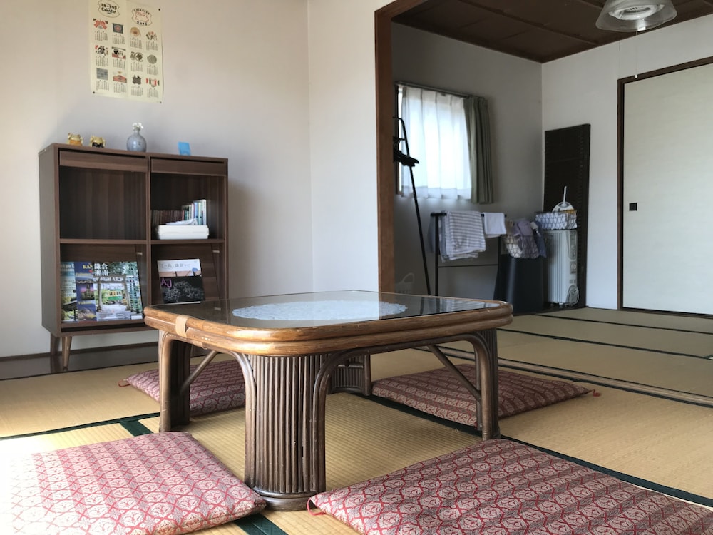 Yuigahama Apart photo 3