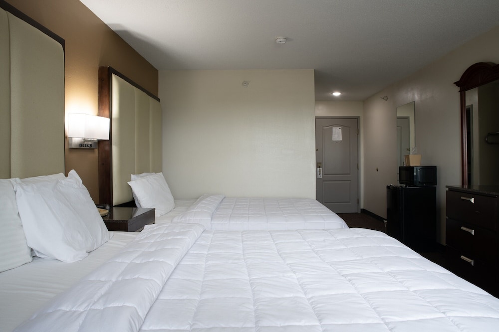 Suite, 2 Queen Beds, Non Smoking