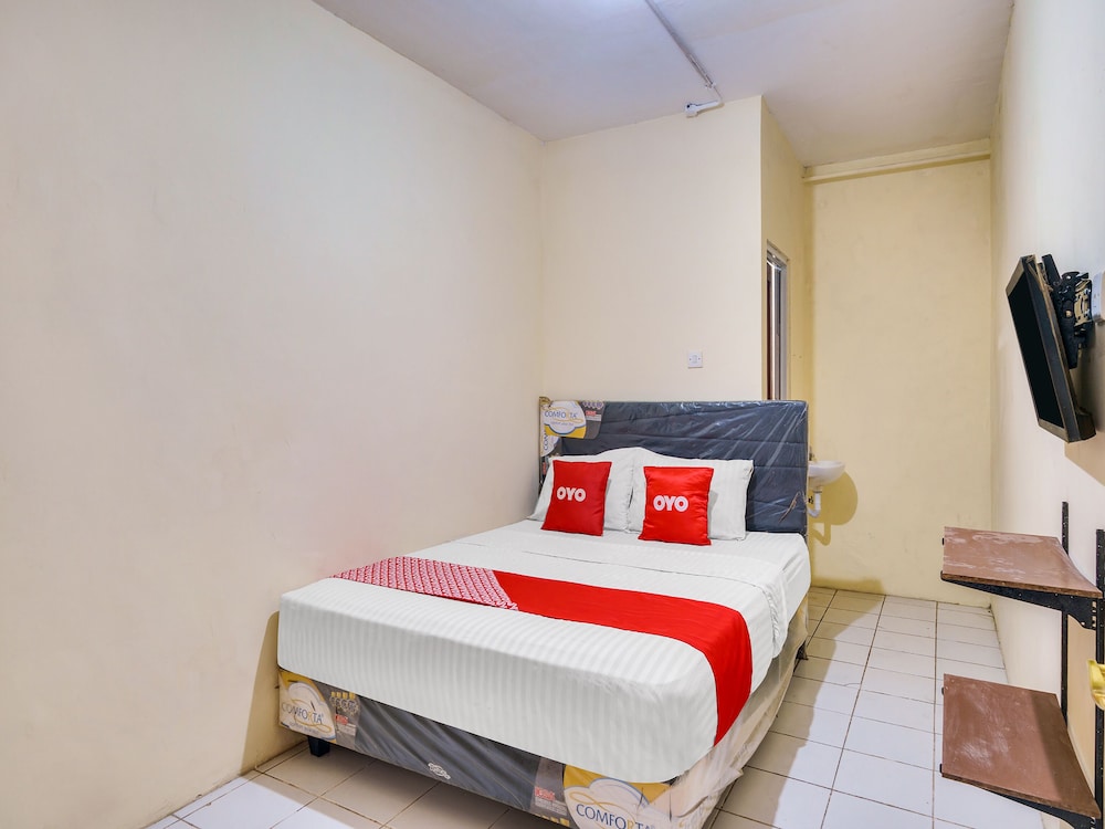 Standard Double Room - Photo 11