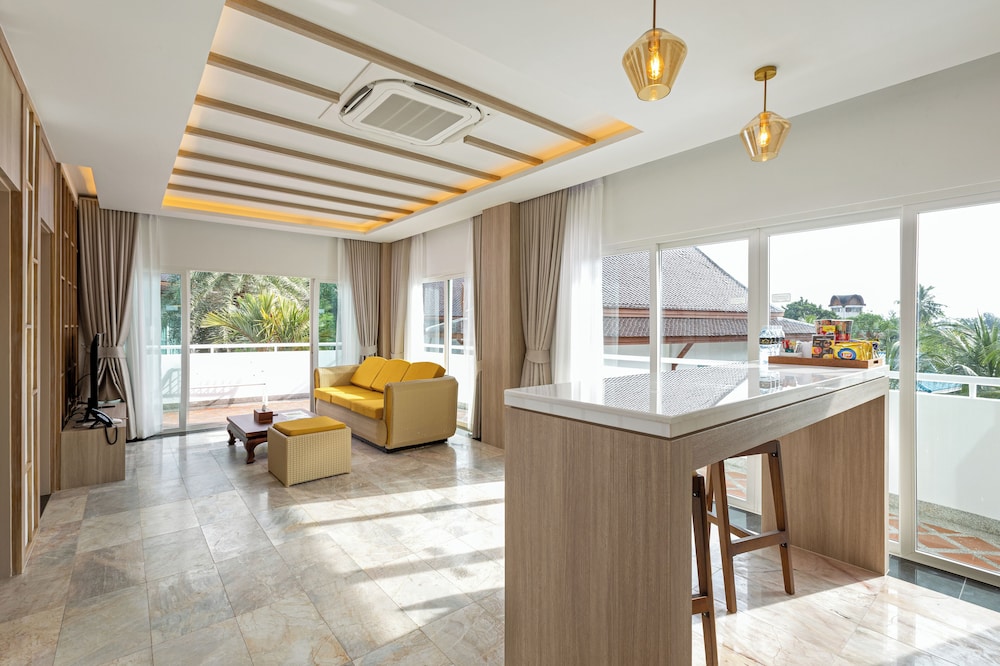 New Two Bedroom Grand Family Suite with free Minibar(One time) - Photo 1