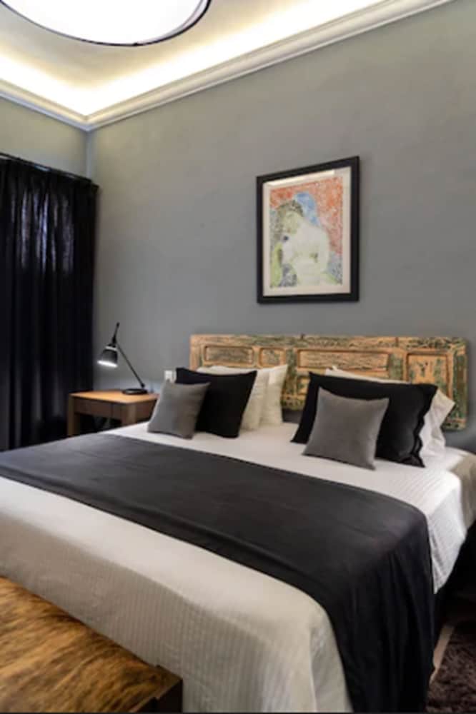 Junior Suite, 1 King Bed photo 1