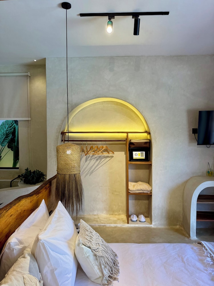 Deluxe Double Room, Pool View