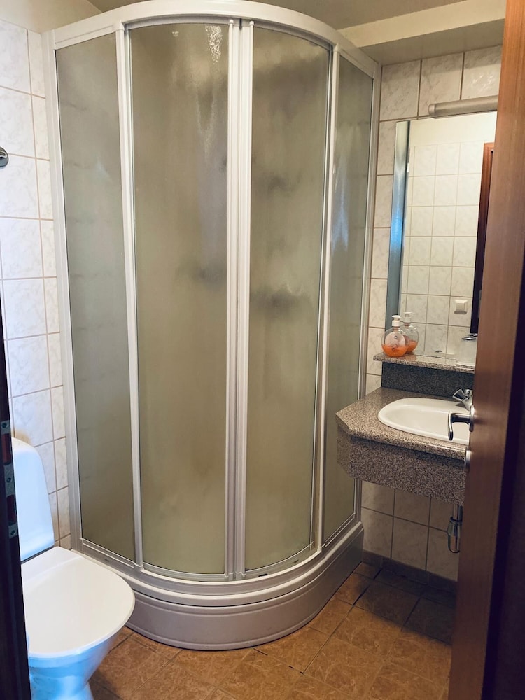 Triple Room, 3 Twin Beds, Private Bathroom photo 3