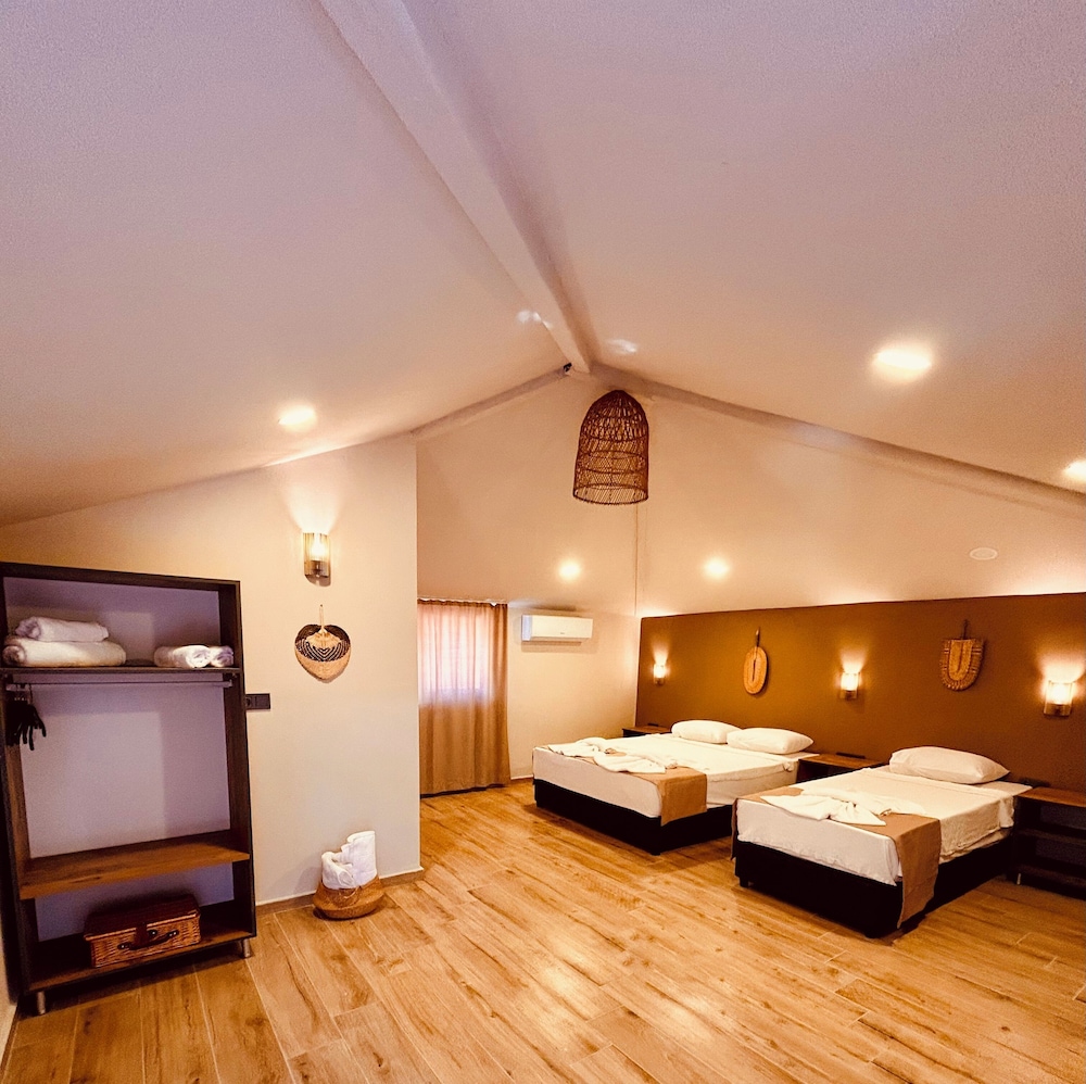 Classic Triple Room photo 1