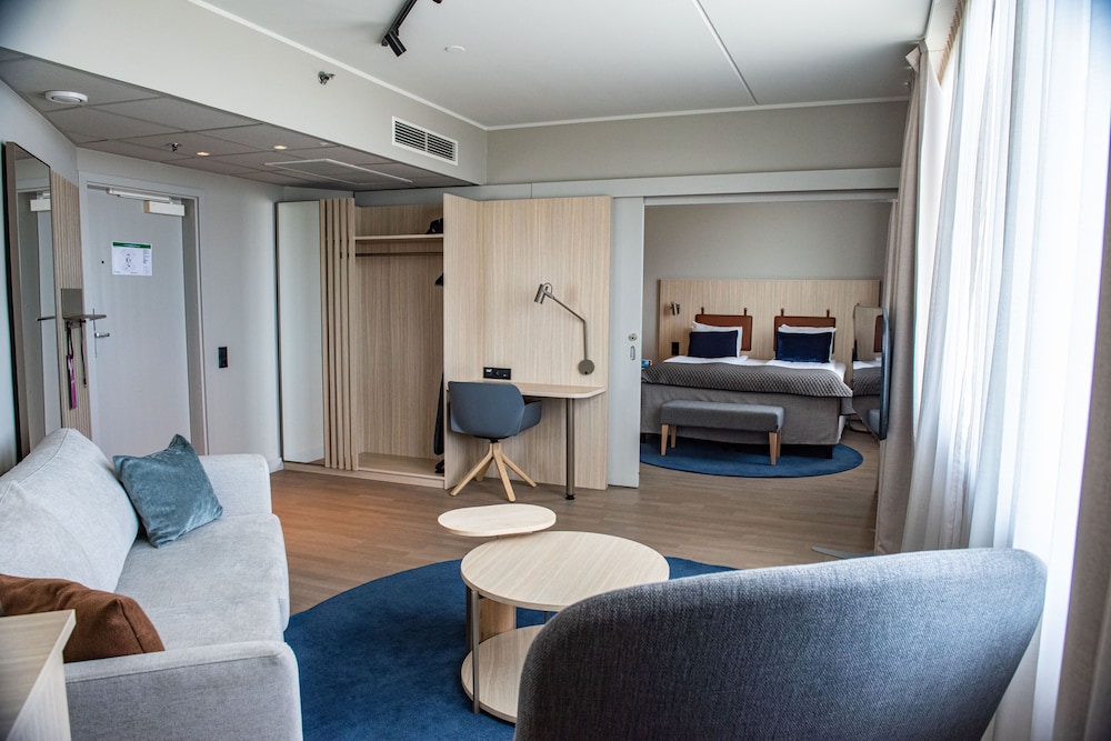 Suite, 1 Double Bed with Sofa bed, Non Smoking - Photo 1