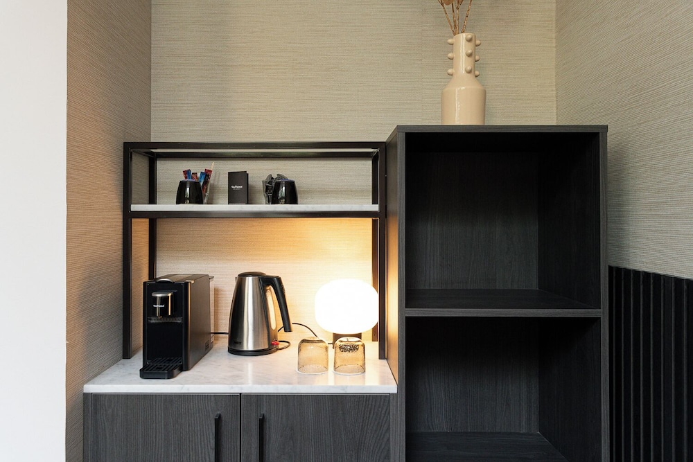 Deluxe Room - Photo 7