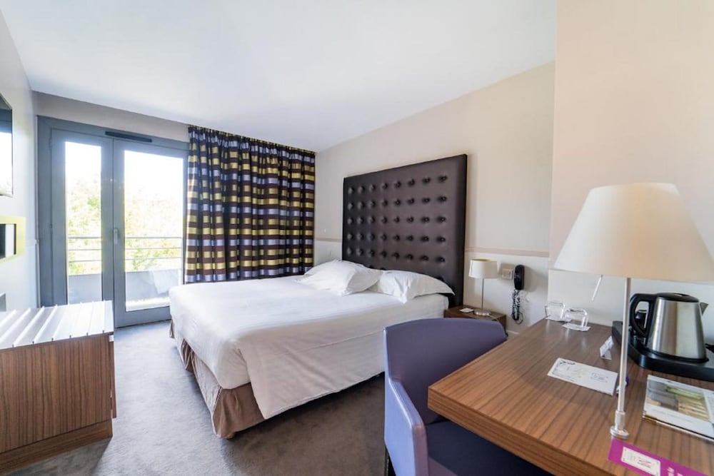 Classic Room, 1 King Bed 1 Hour Spa Access Included