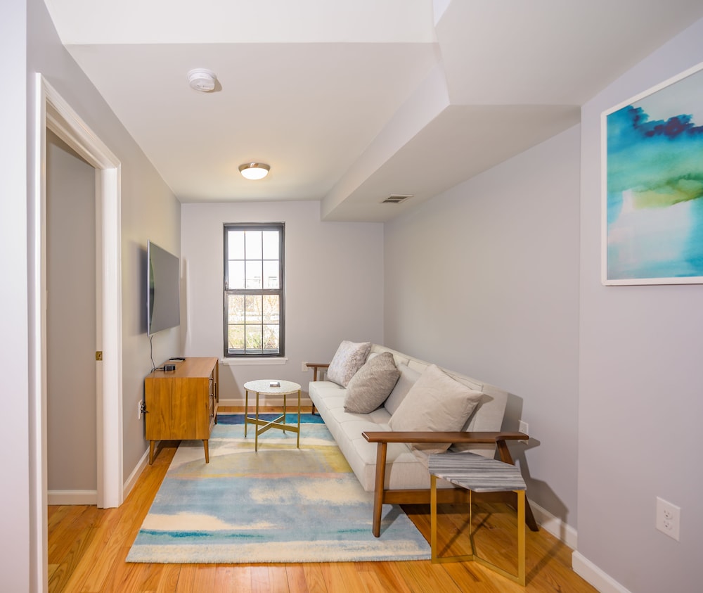 Classic Apartment photo 2