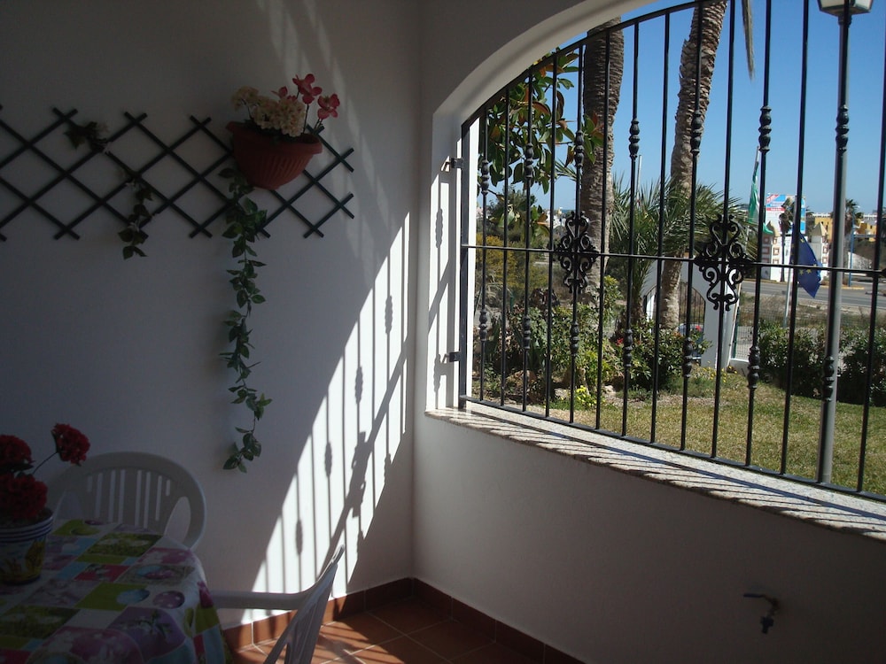 House, 2 Bedrooms, Smoking, Terrace photo 3