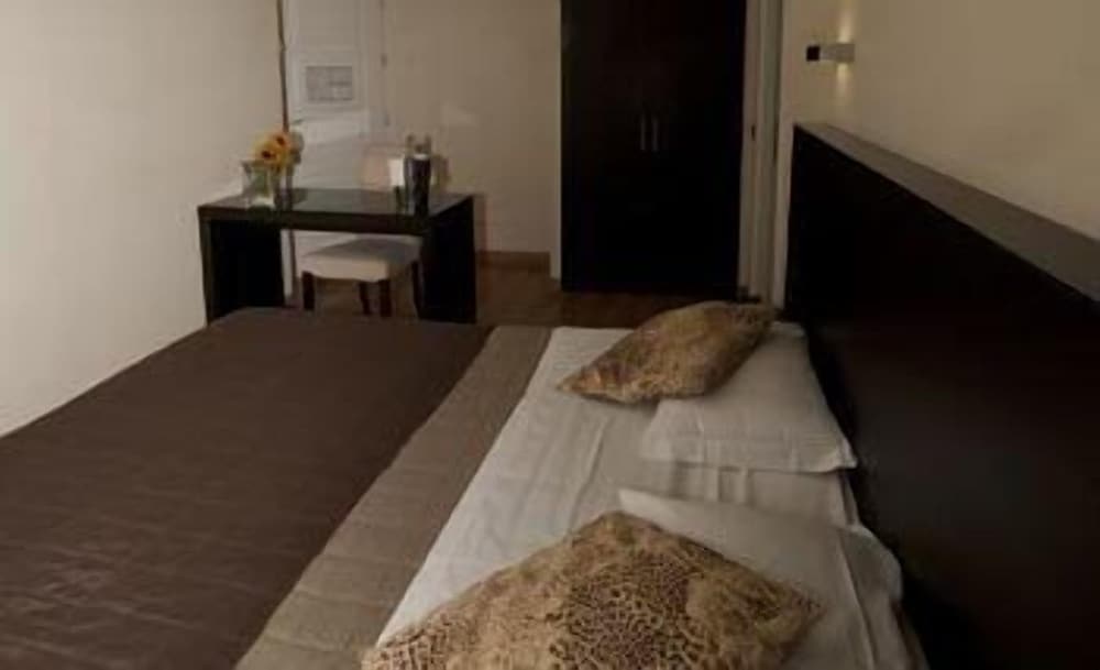 Superior Triple Room photo 2