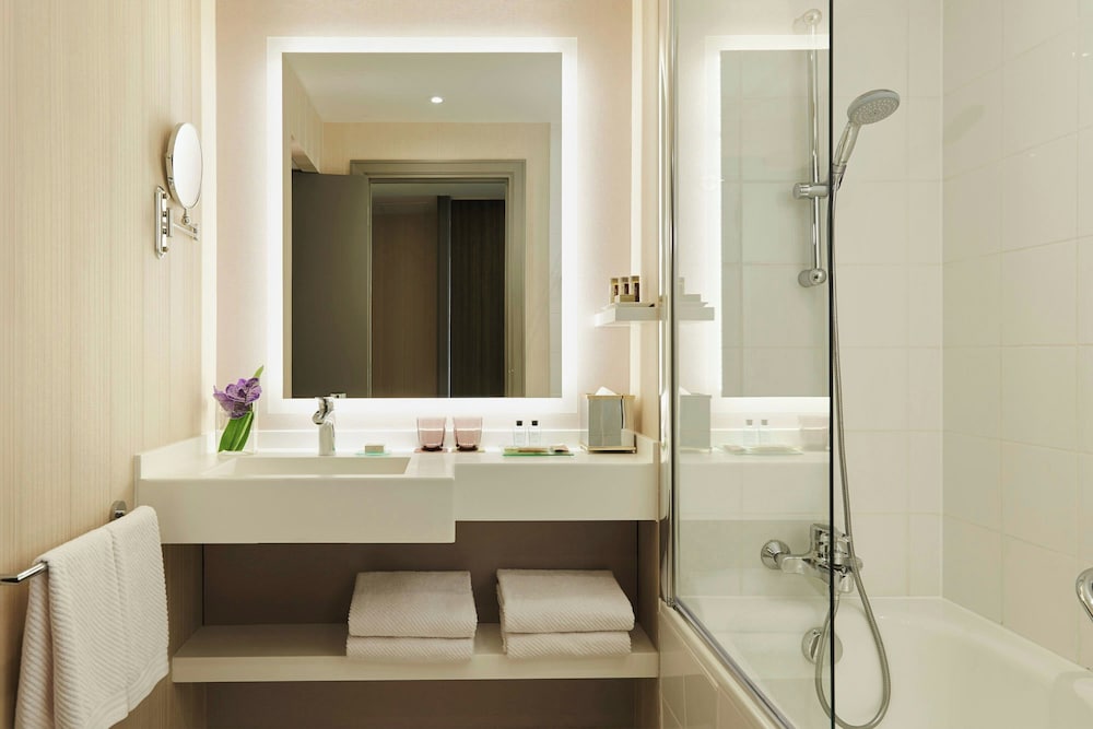 Deluxe Room, 2 Twin Beds - Photo 4
