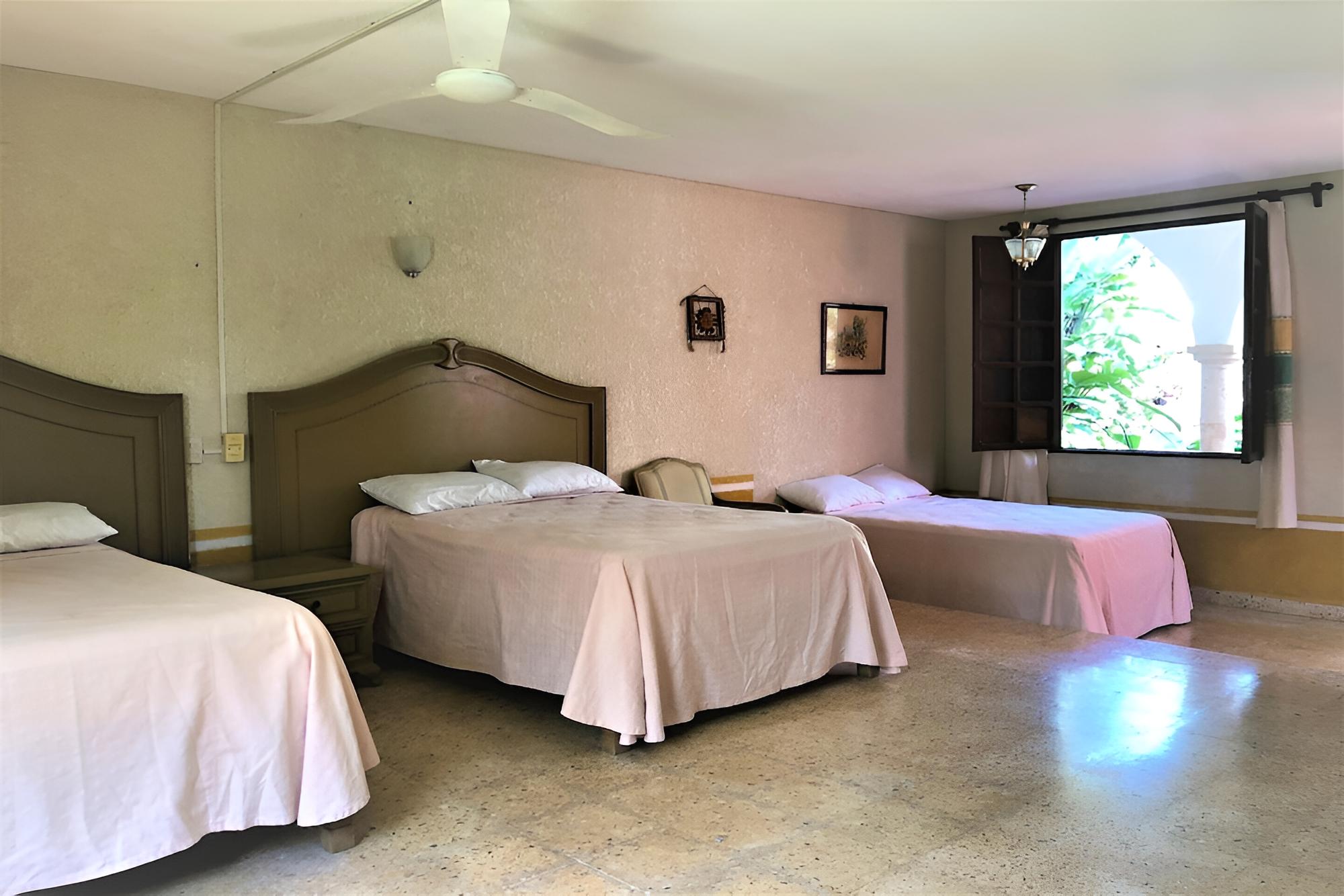 Standard Room, Multiple Beds photo 1
