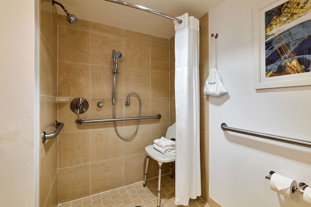 Room, 2 Double Beds, Accessible (Mobility & Hearing, Roll-In Shower) - Photo 5