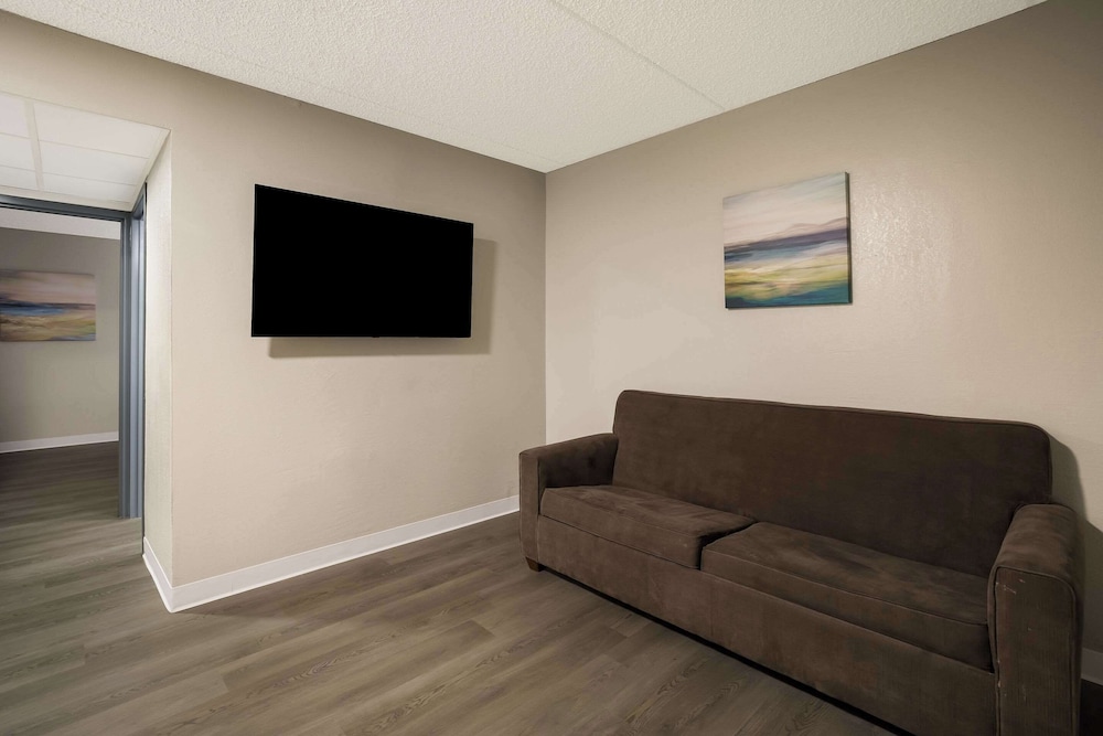 Suite, 1 King Bed with Sofa bed, Non Smoking