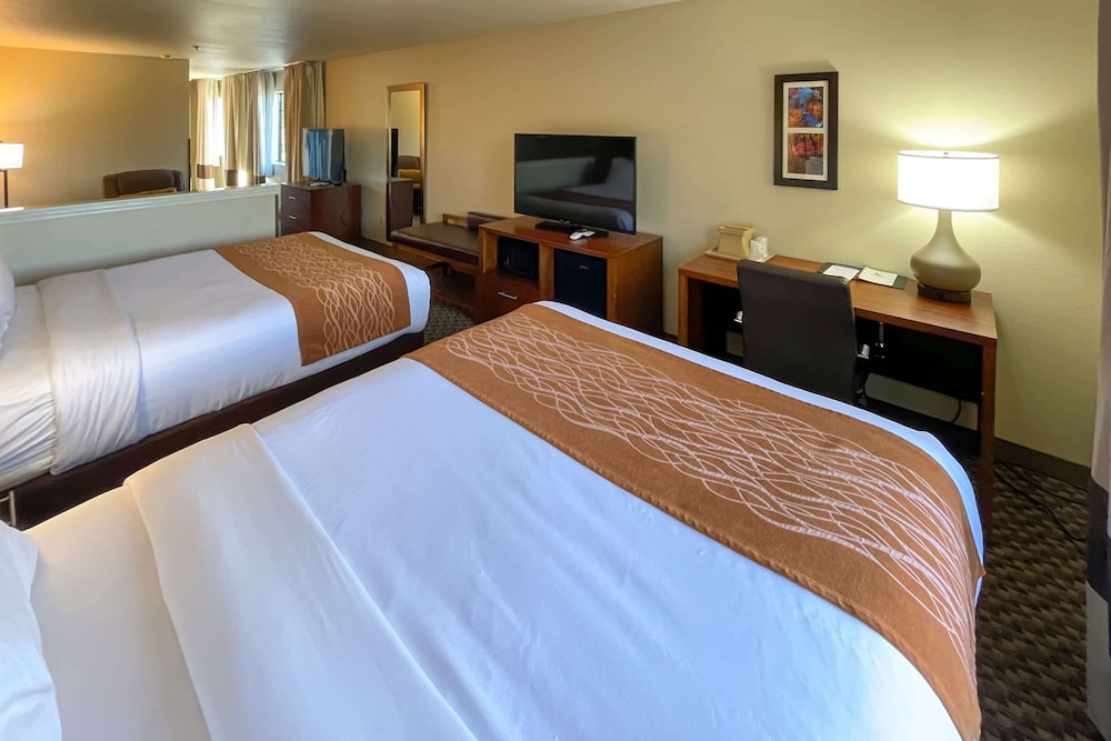 Suite, 2 Queen Beds, Non Smoking - Photo 6