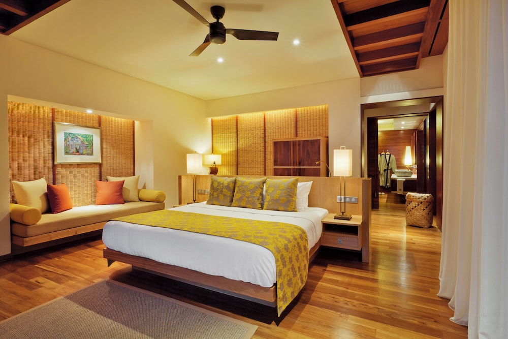 Luxury Beachfront Pool suite
