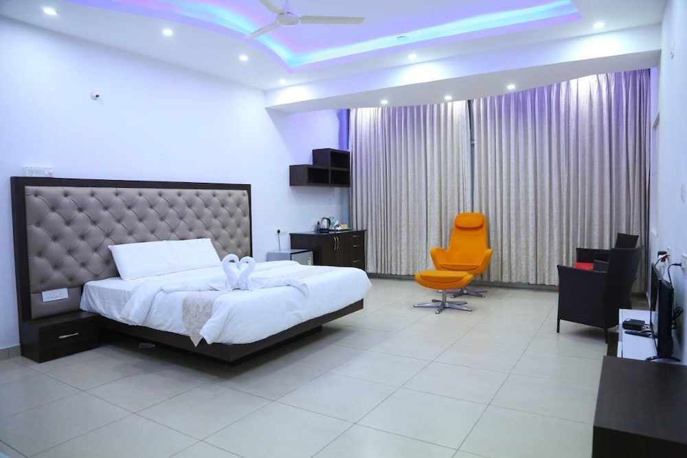 Pool View Room