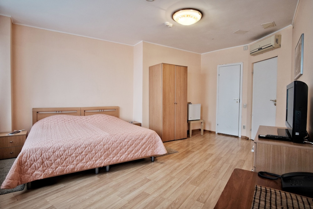 Standard Double Or Twin Room photo 3