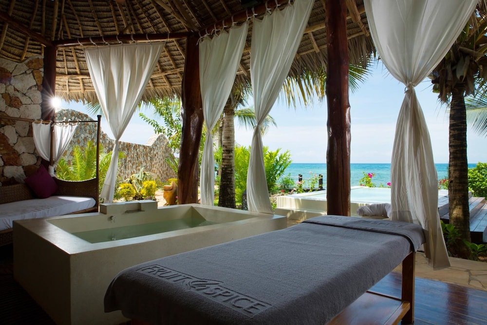 Honeymoon Villa with private 24 hours butler photo 2
